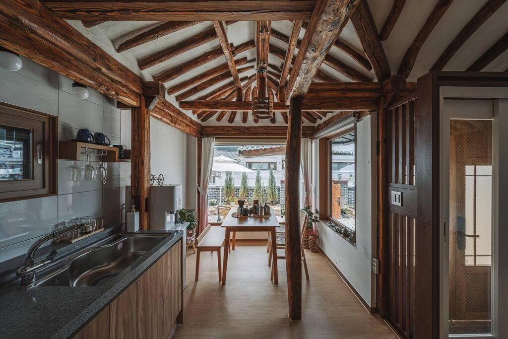 Hanokstay Haru Jeonju Exteriör bild